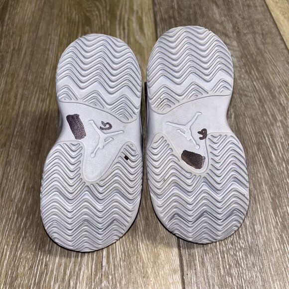 Nike Air Jordan Max Auro 3 Toddler Youth Size 6C Black DA8023-002 Sneaker Shoes - Picture 10 of 11